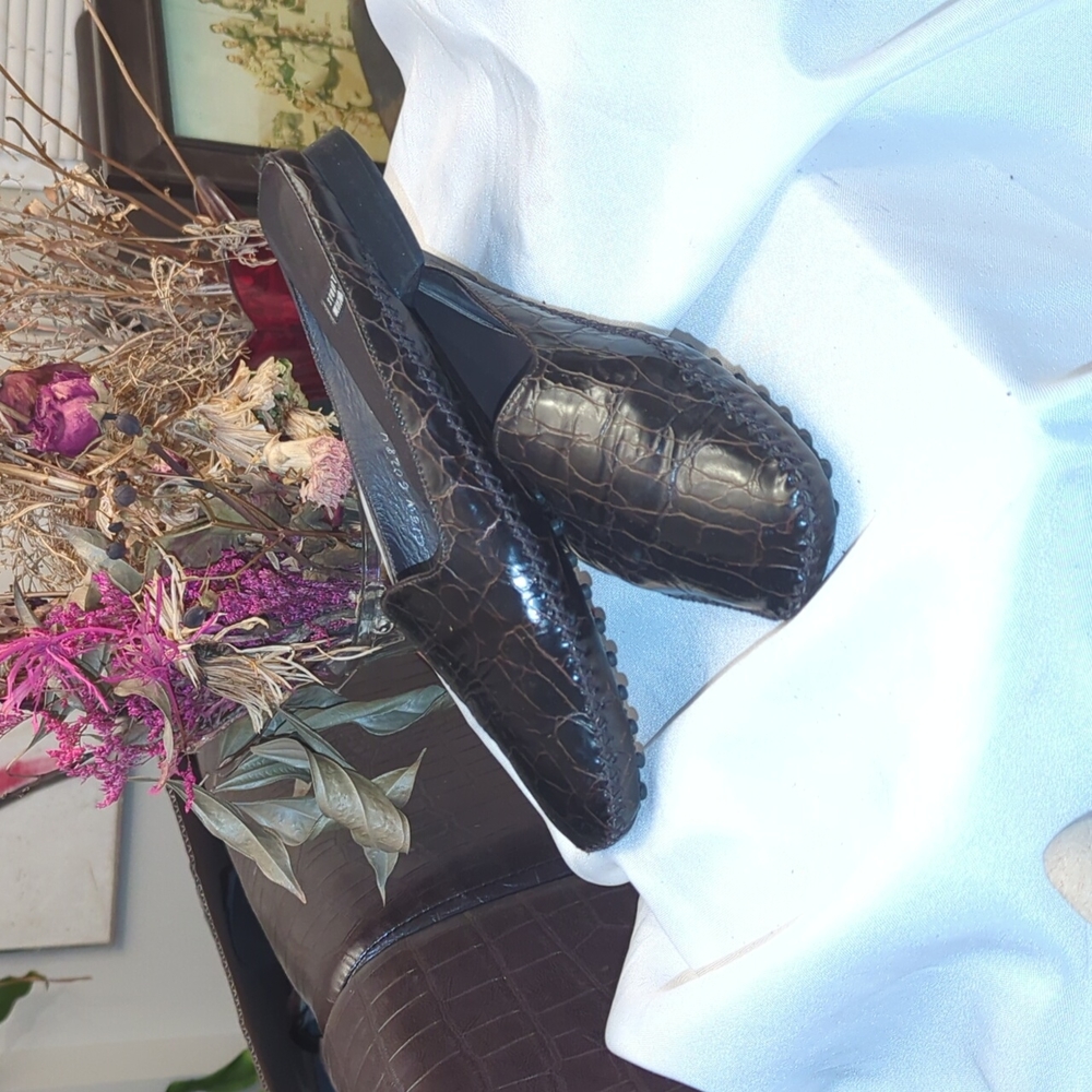 Stuart Wietzman Reptile Embossed Flat - image 1